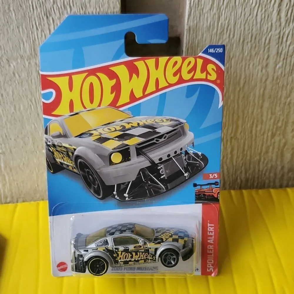 Hot Wheels 2021 2005 Ford Mustang Checkered Spoiler Alert Car NEW